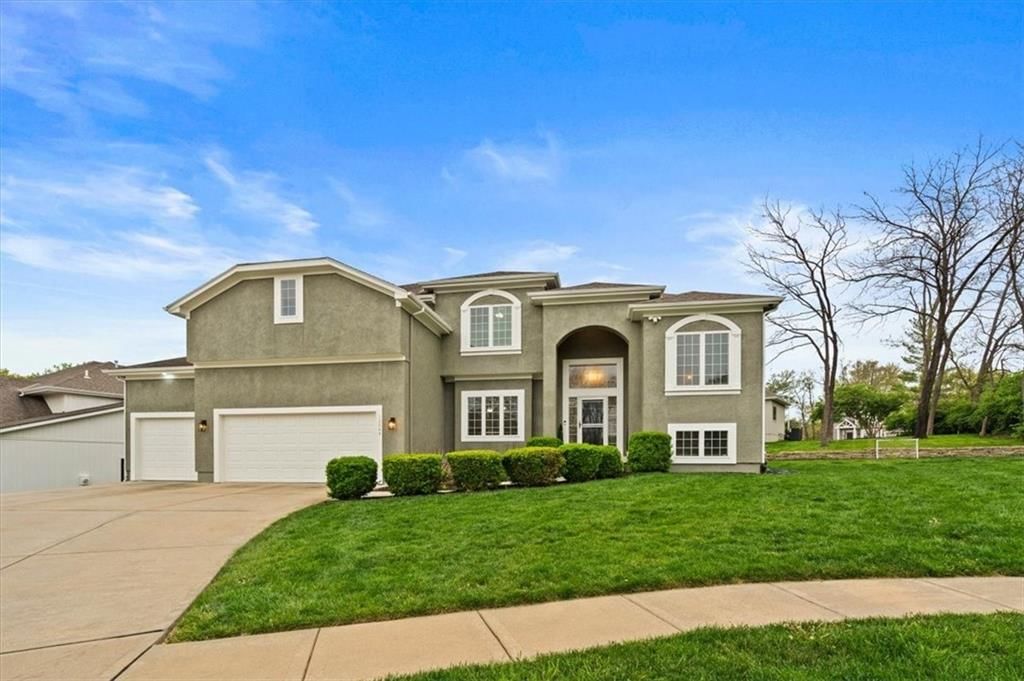 12544 Grand Court, Kansas City, MO