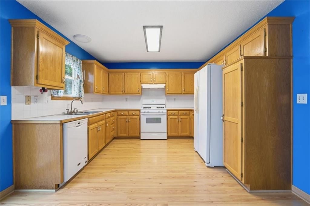 16402 Harris Avenue — photo 9