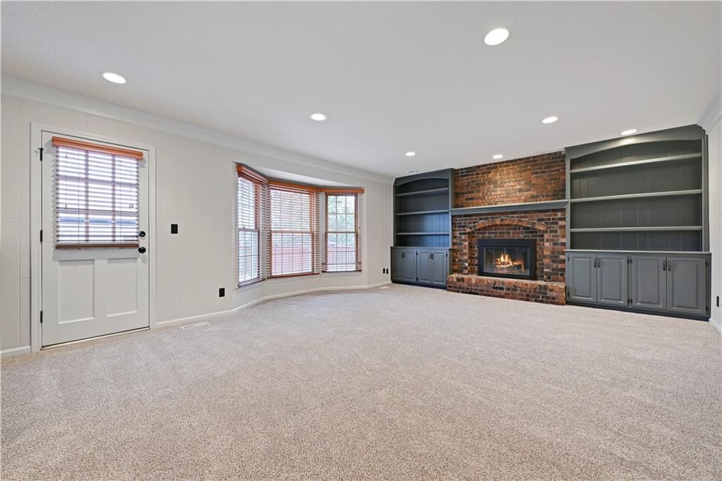 10505 King Street — photo 8