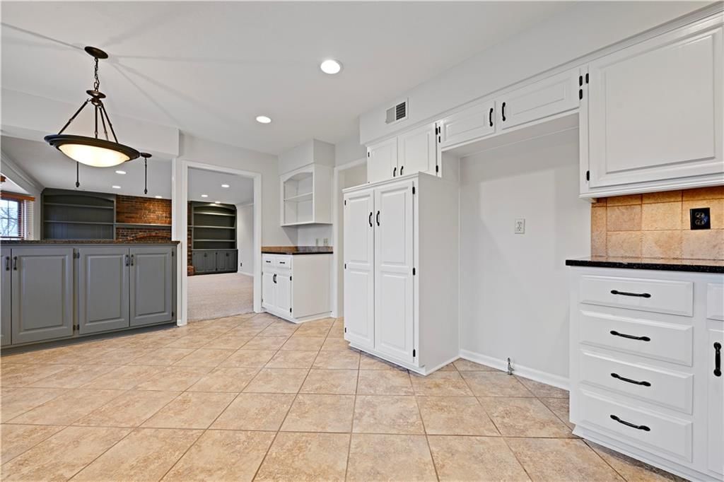 10505 King Street — photo 15