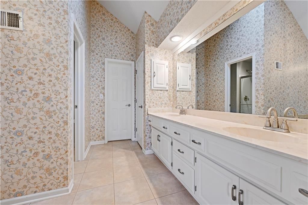 10505 King Street — photo 26