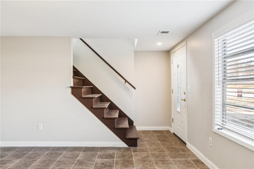 5601 NE San Rafael Drive — photo 3