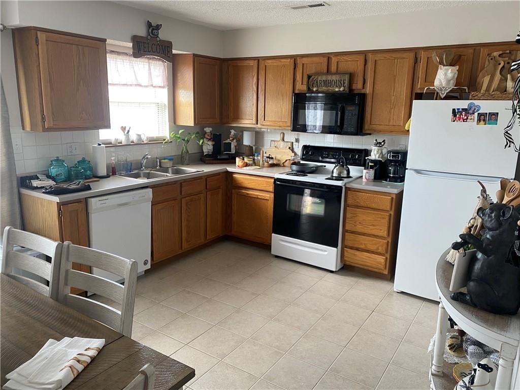 905/907 NW Willow Drive — photo 4