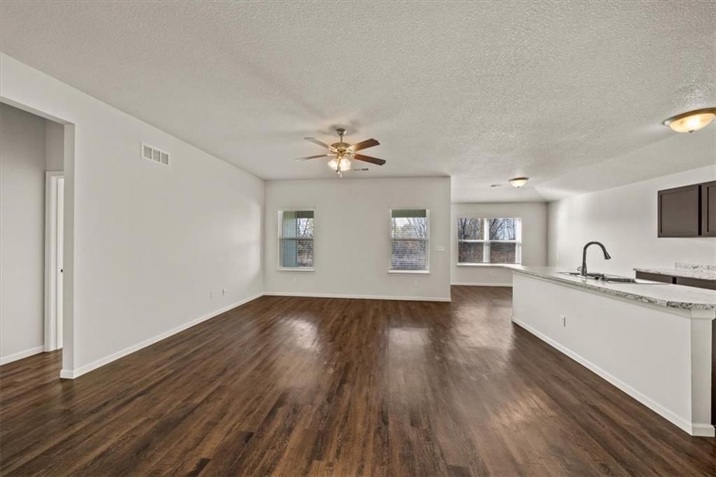 21814 Franklin Street — photo 4