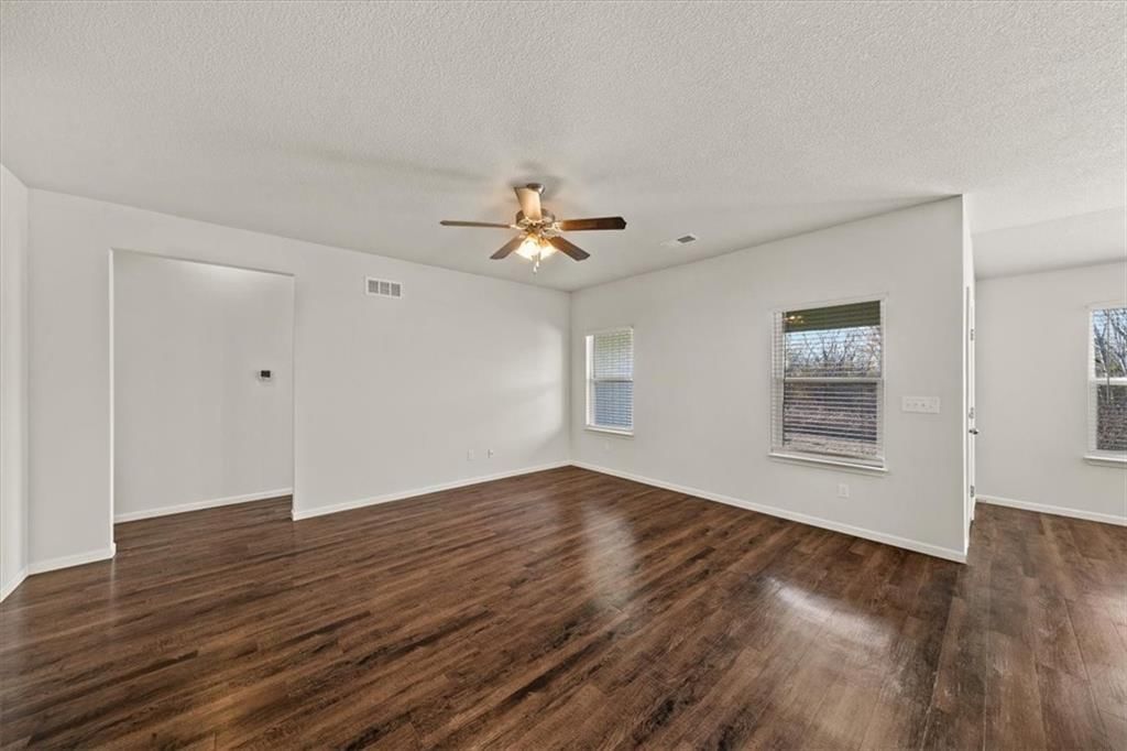 21814 Franklin Street — photo 8