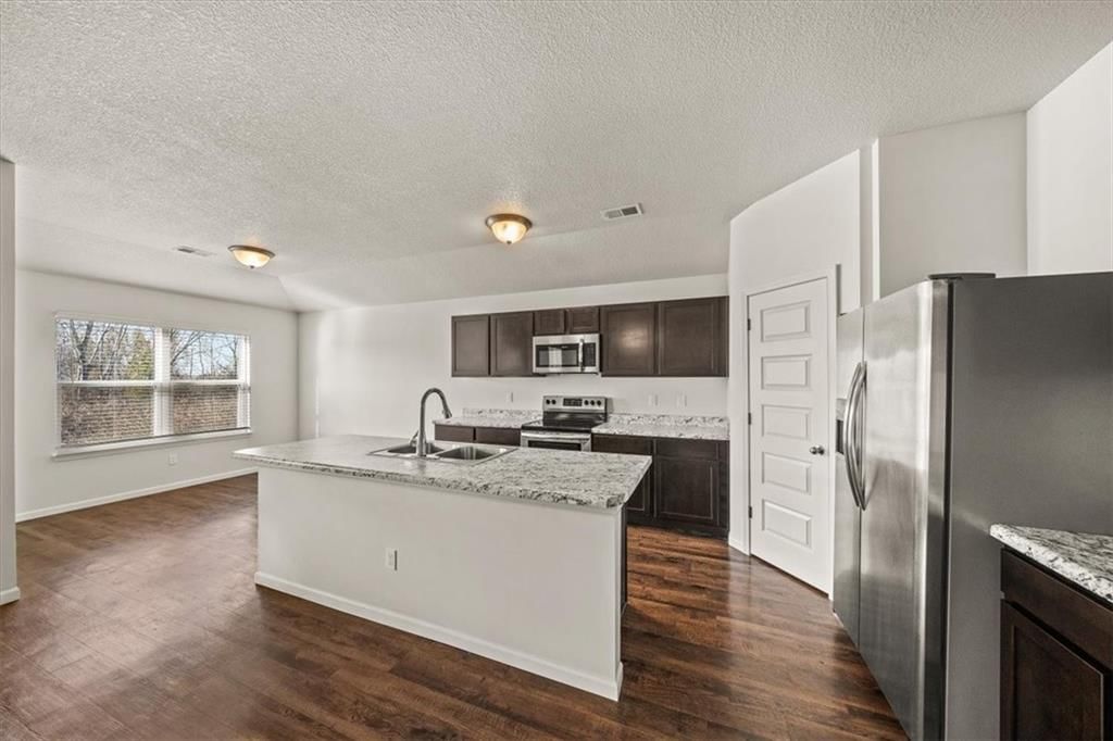 21814 Franklin Street — photo 9