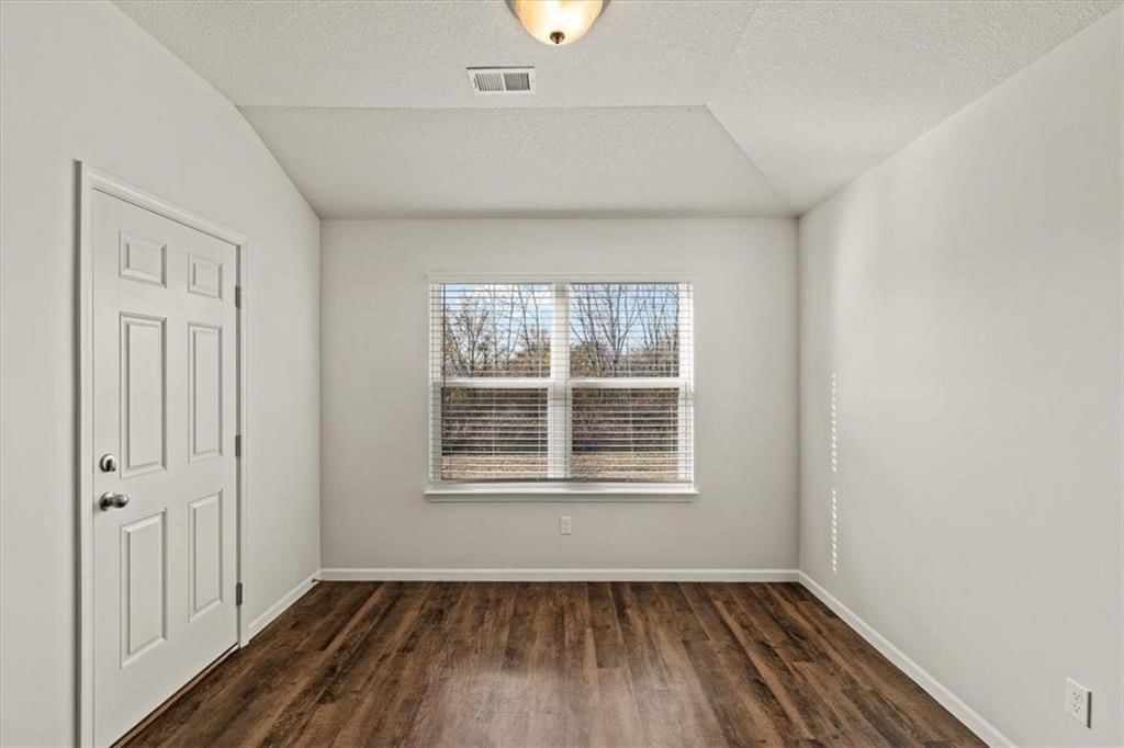 21814 Franklin Street — photo 11