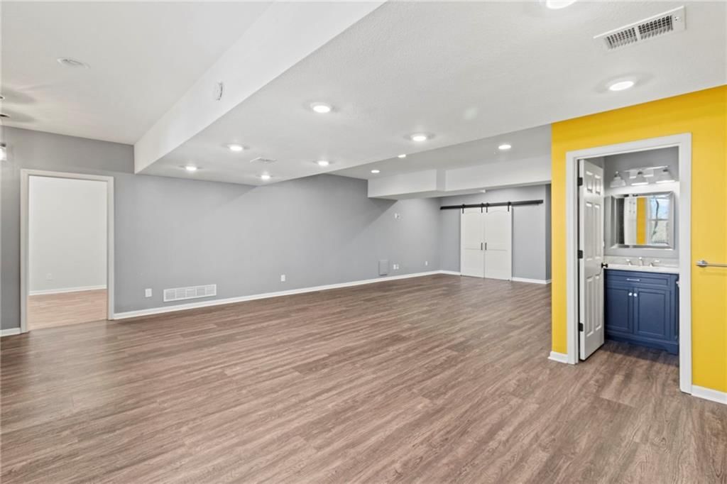 9708 N Laurel Avenue — photo 31
