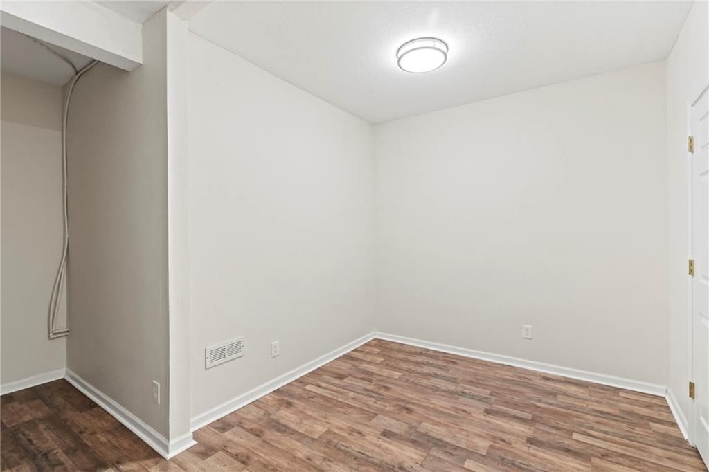 9708 N Laurel Avenue — photo 33