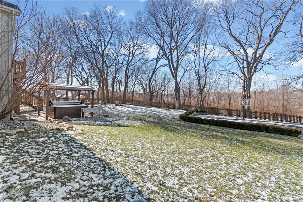 9708 N Laurel Avenue — photo 42