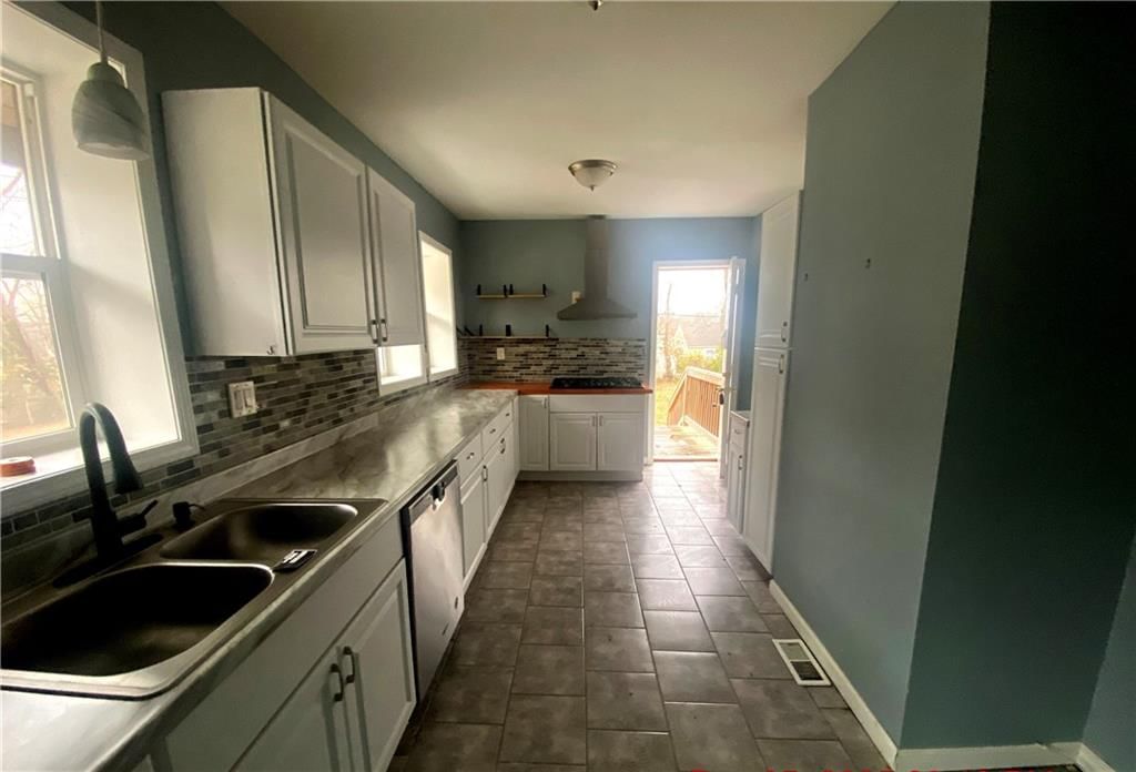 6139 S Benton Avenue — photo 4