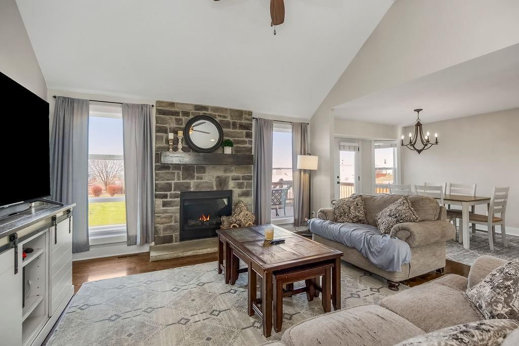 507 Tall Grass Drive — photo 4