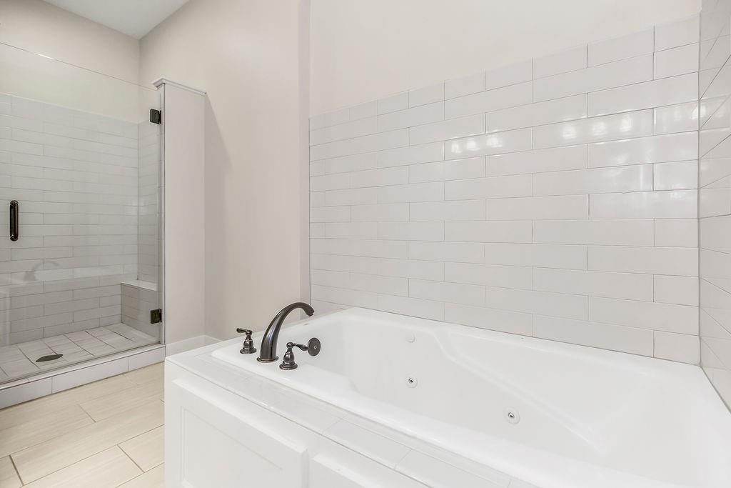 507 Tall Grass Drive — photo 17