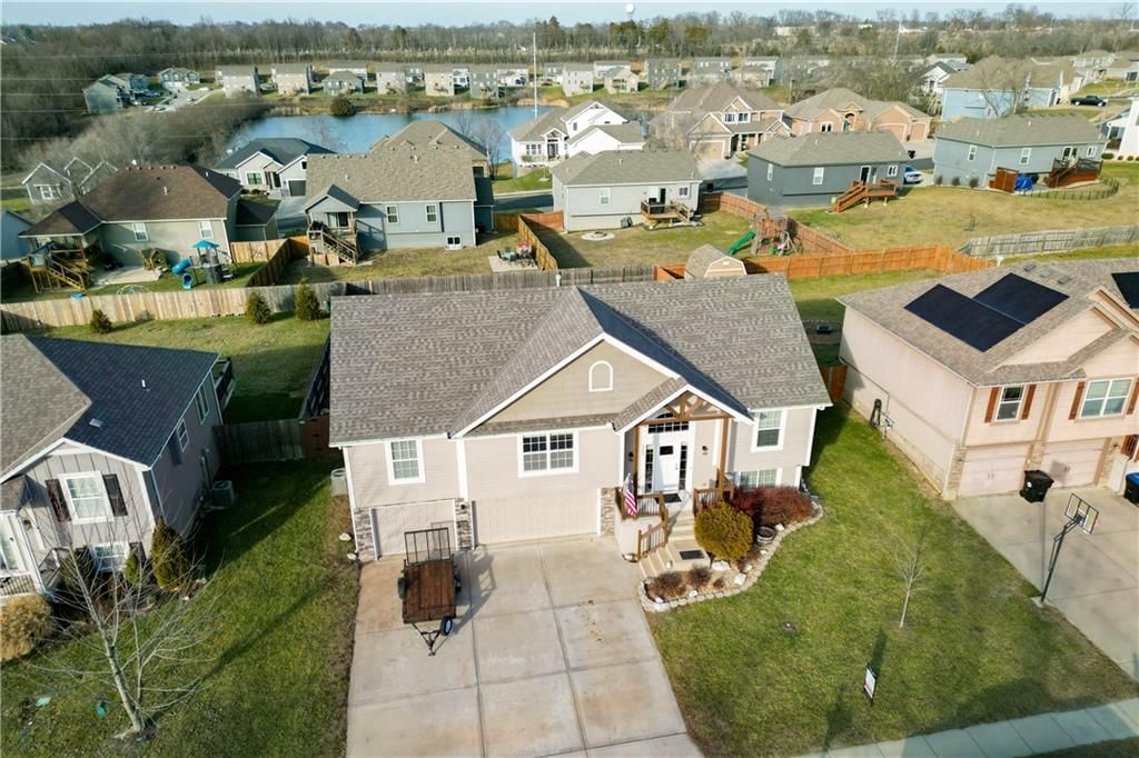 507 Tall Grass Drive — photo 32