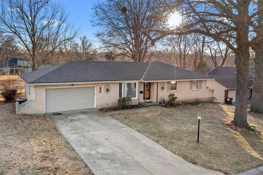 11213 E 61st Street, Raytown, MO