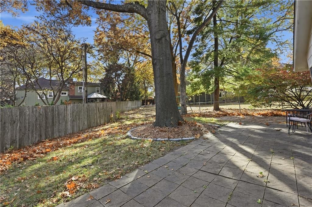 9930 Floyd Street — photo 40