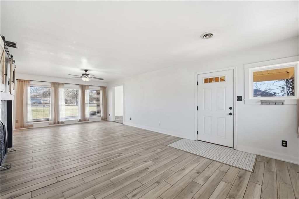 302 N Ohio Street — photo 8