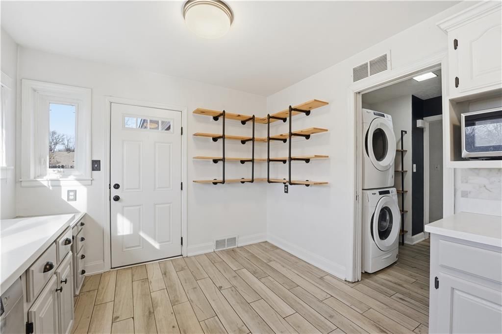 302 N Ohio Street — photo 15