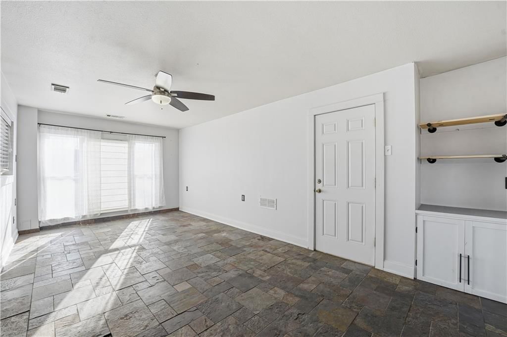 302 N Ohio Street — photo 23