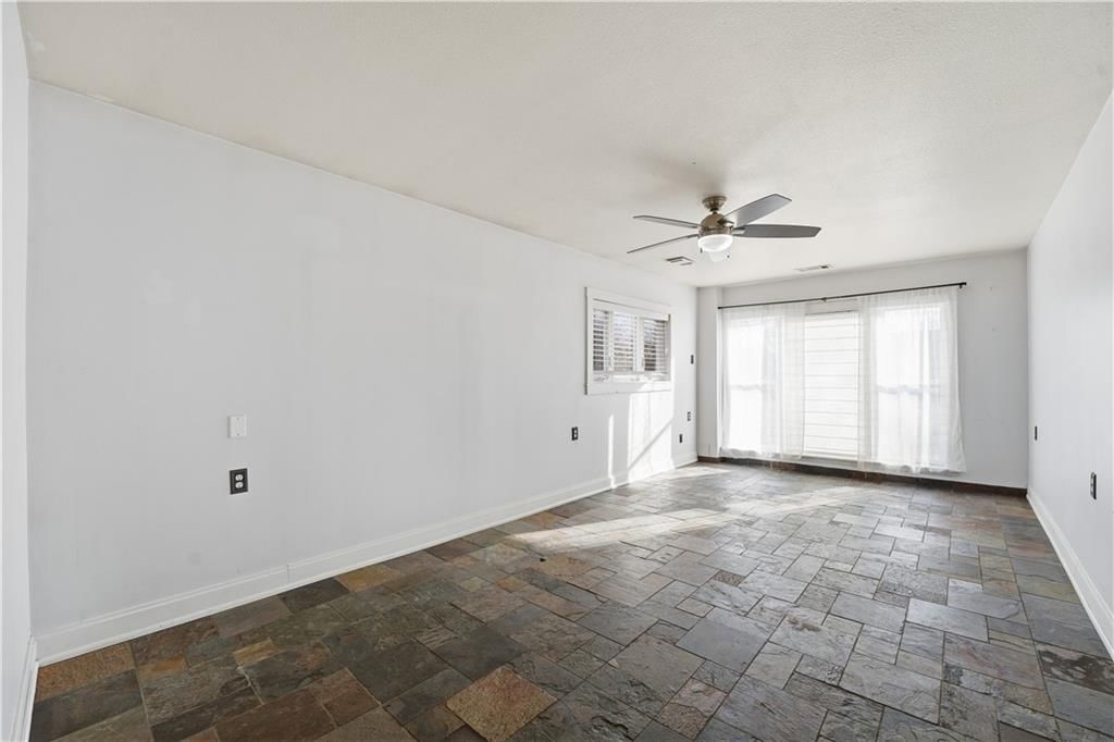 302 N Ohio Street — photo 24