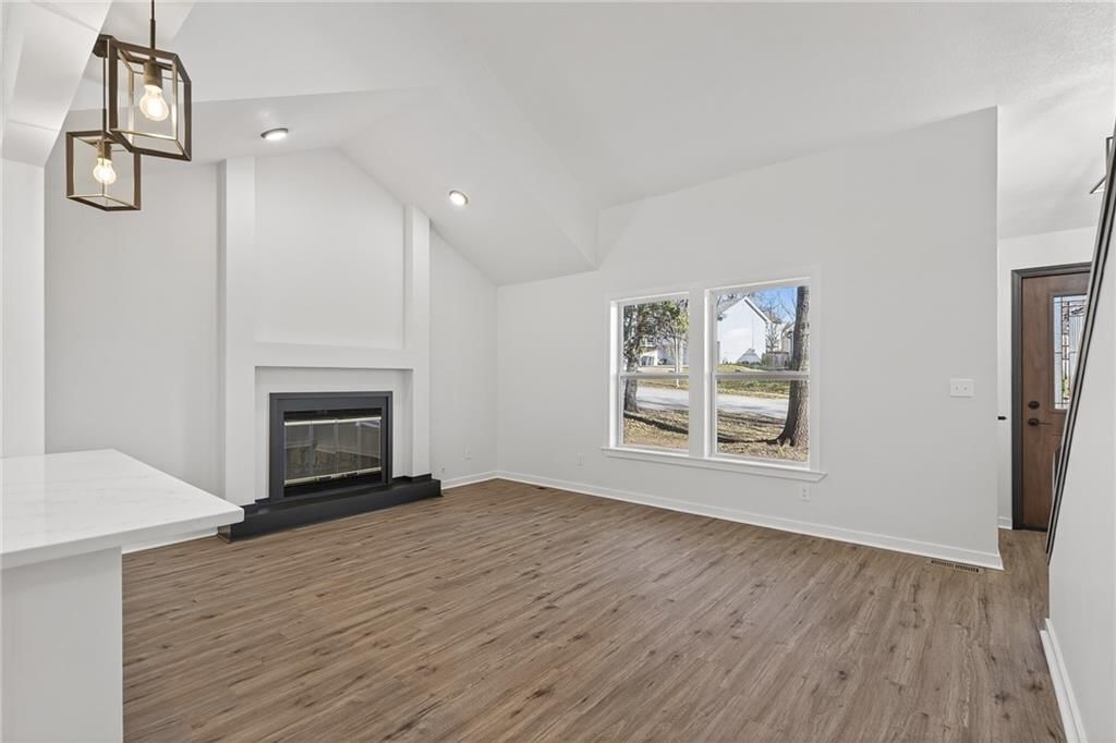 8528 N Virginia Avenue — photo 6