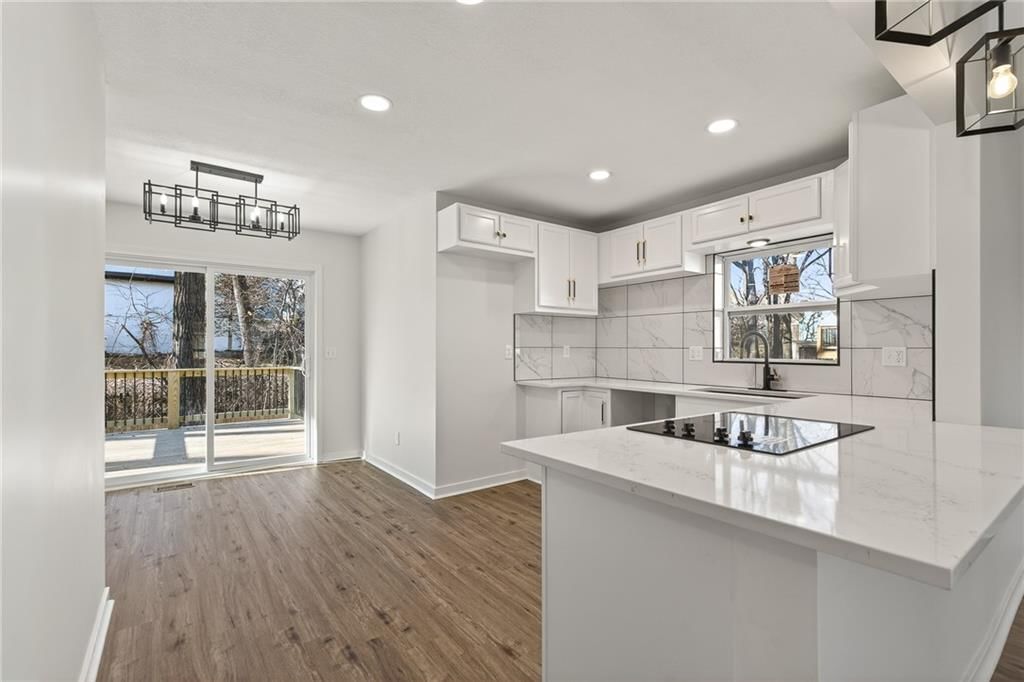 8528 N Virginia Avenue — photo 8