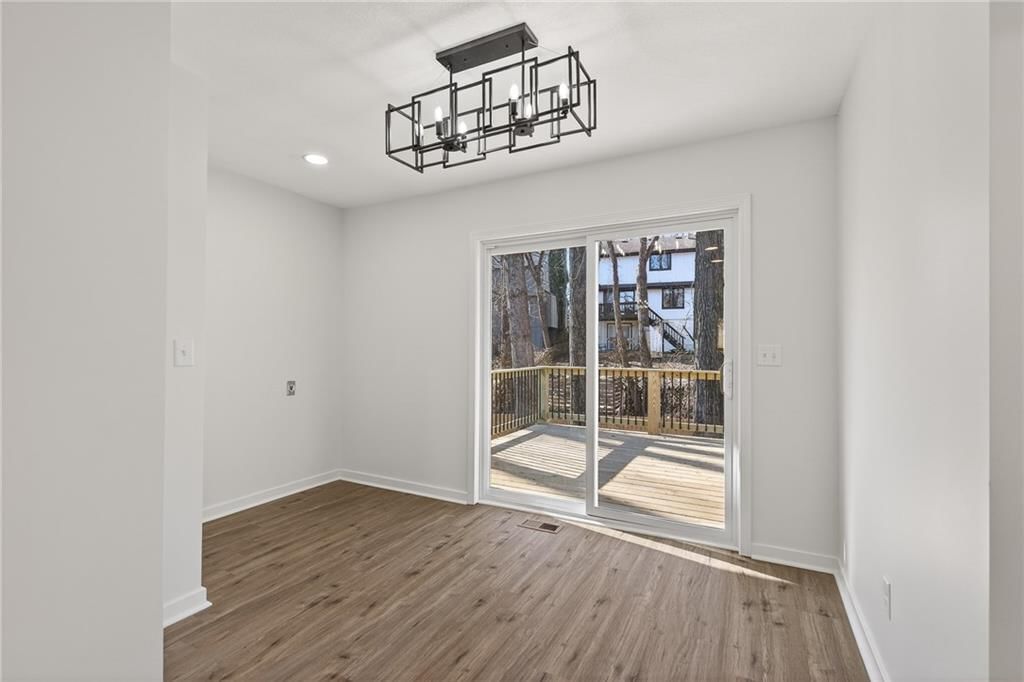 8528 N Virginia Avenue — photo 11