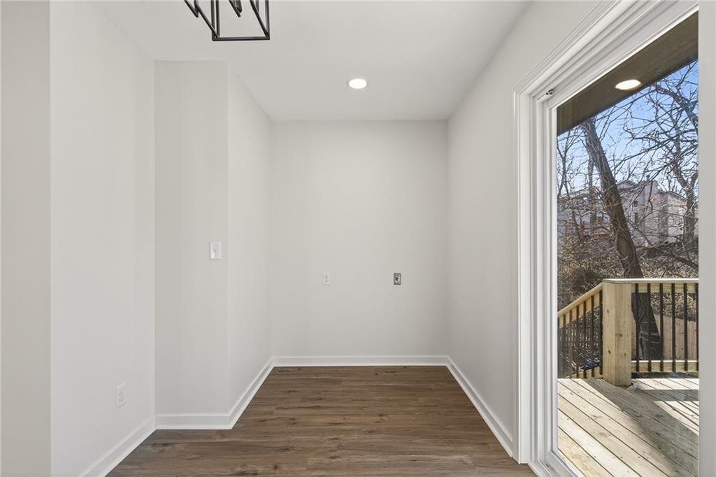 8528 N Virginia Avenue — photo 12