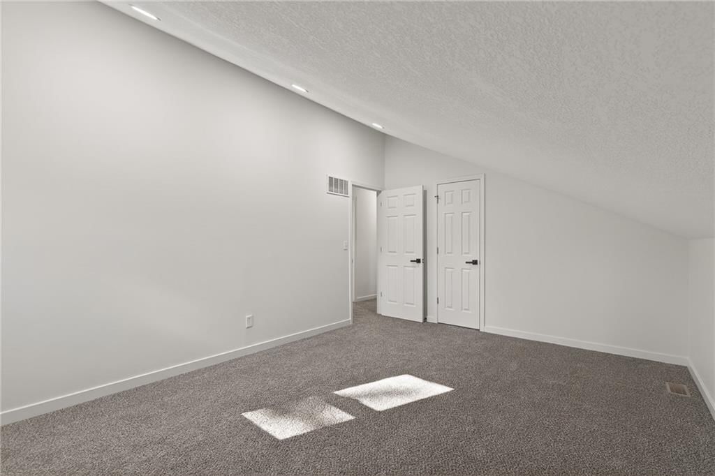 8528 N Virginia Avenue — photo 24