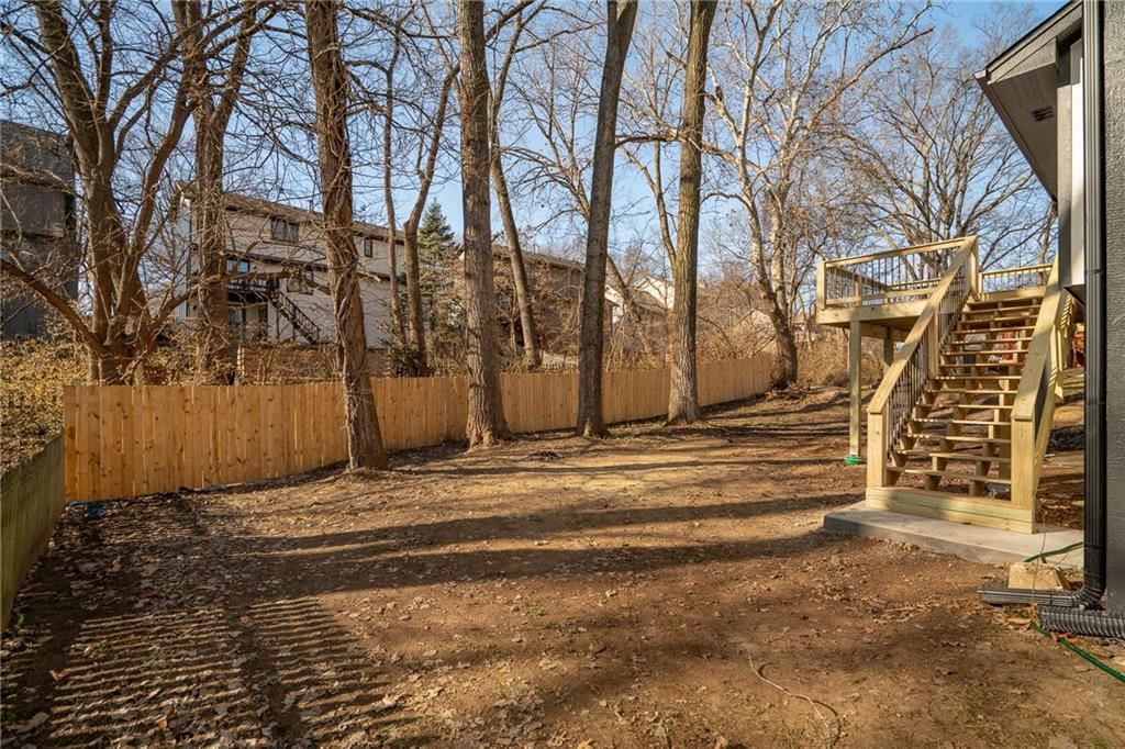 8528 N Virginia Avenue — photo 32