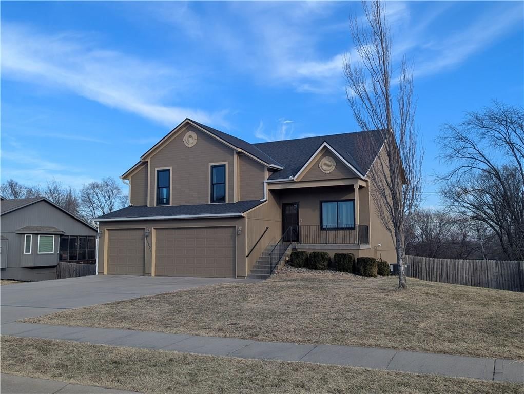 15601 White Drive, Belton, MO