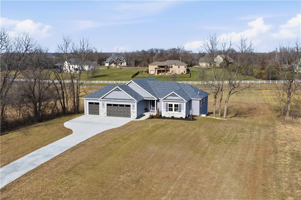 17860 Clearview Drive, Leavenworth, KS