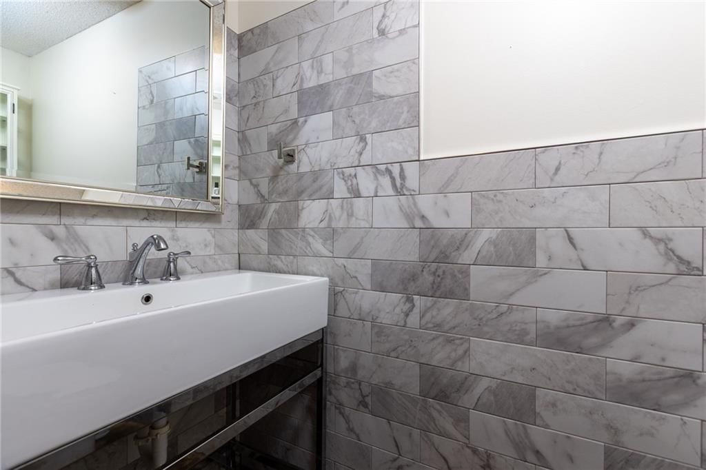 1836 Chickadee Drive — photo 16