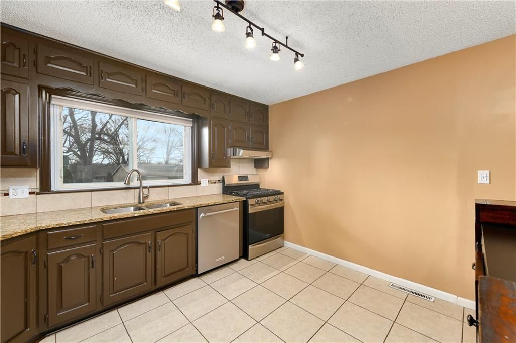 12701 E Bowen Street — photo 10