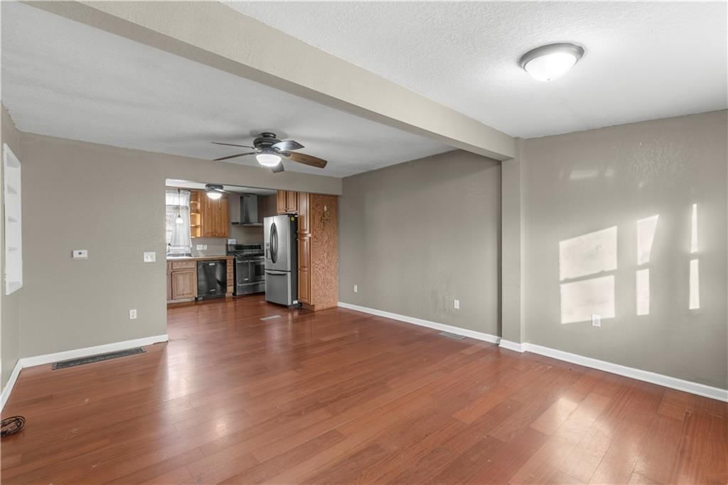 7940 Metropolitan Avenue — photo 3