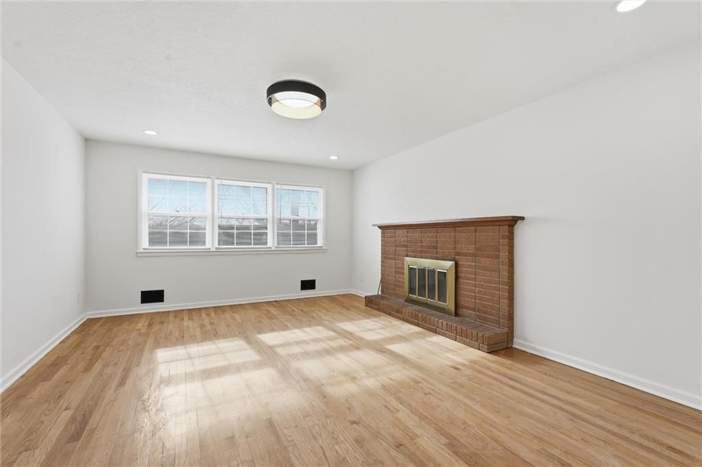 9809 E 82nd Terrace — photo 3