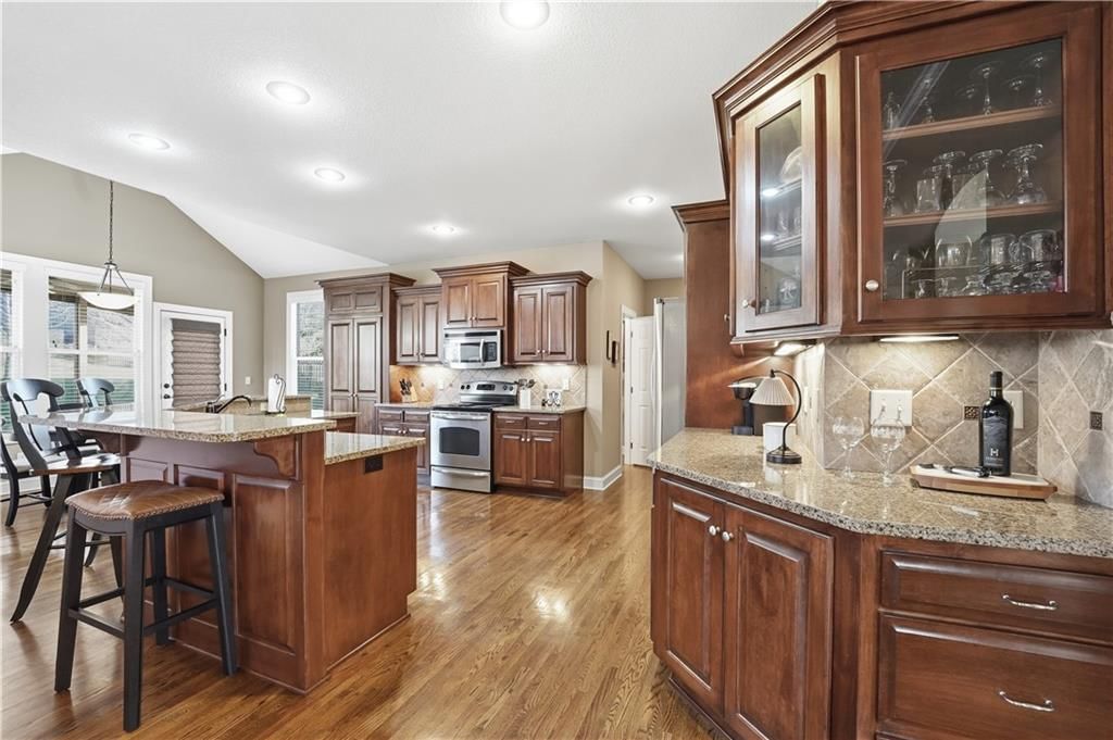 10229 N Avalon Avenue — photo 14
