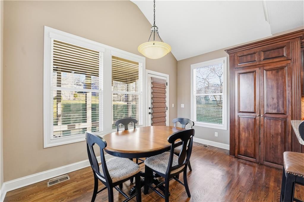 10229 N Avalon Avenue — photo 17