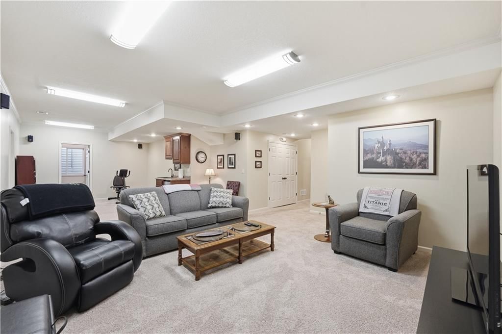 10229 N Avalon Avenue — photo 47