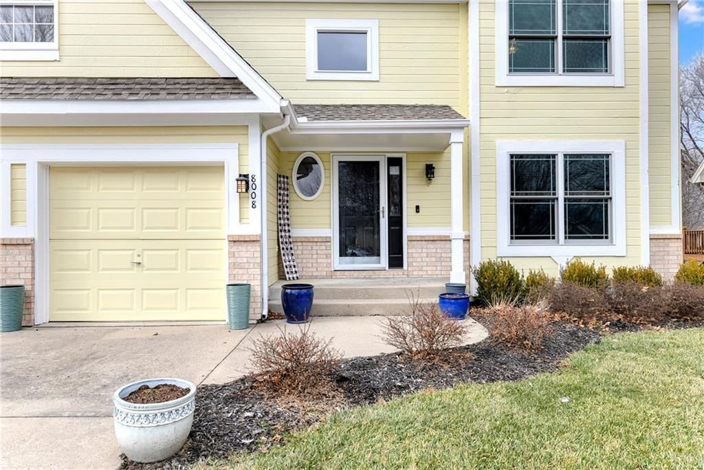 8008 N Chatham Avenue — photo 2