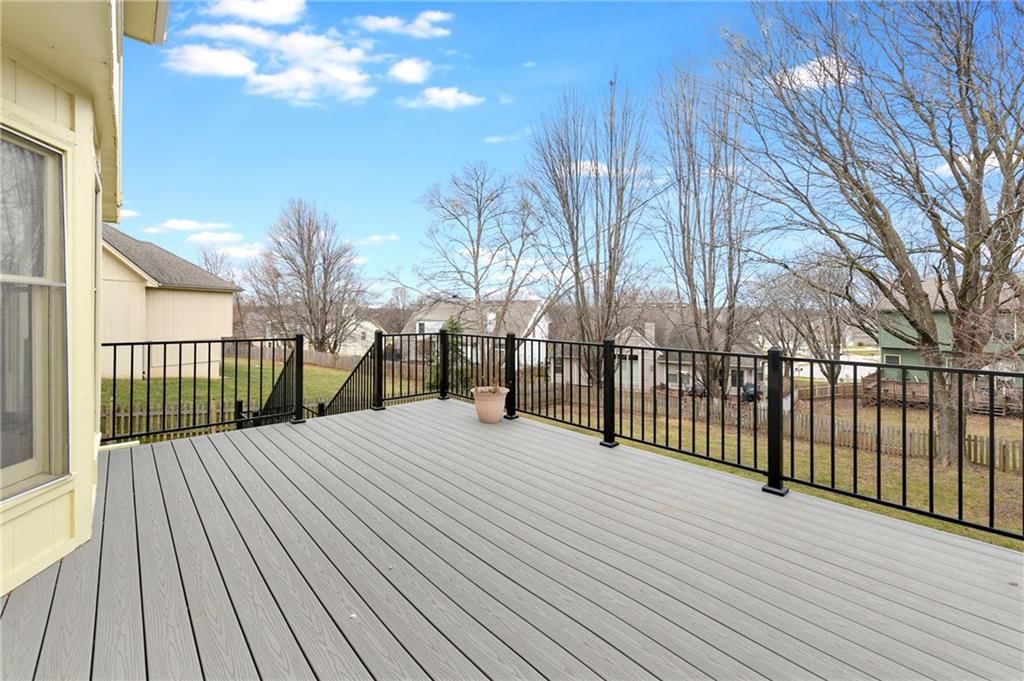 8008 N Chatham Avenue — photo 4
