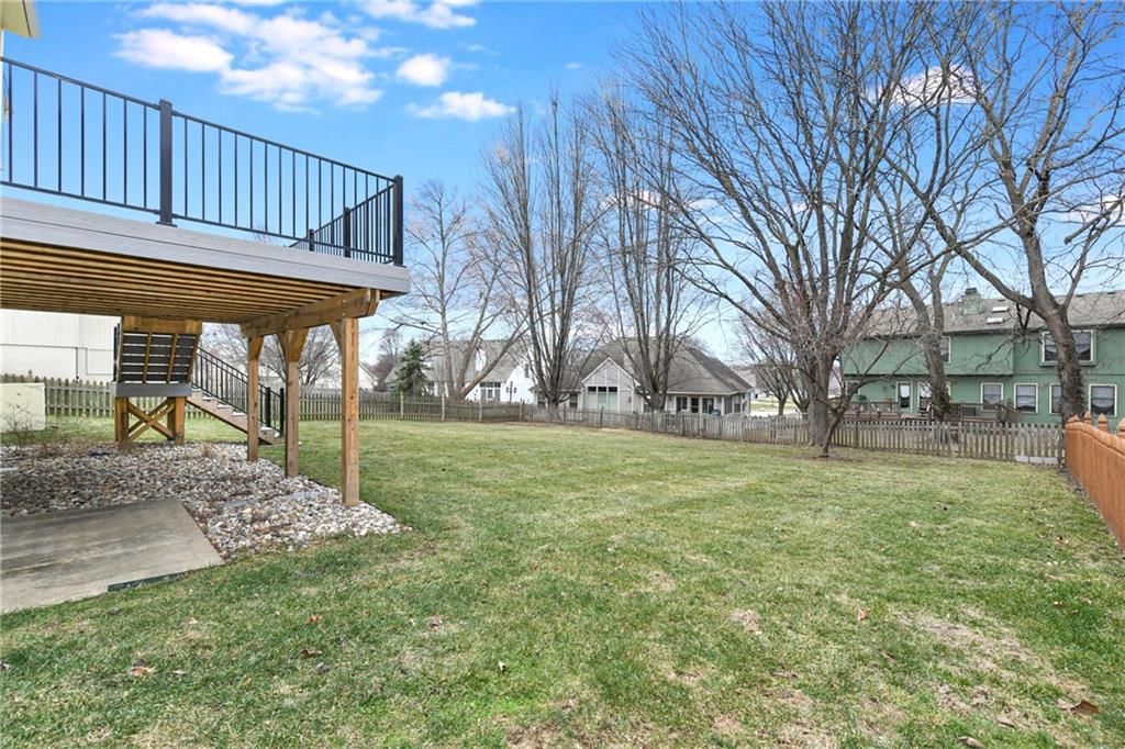 8008 N Chatham Avenue — photo 5