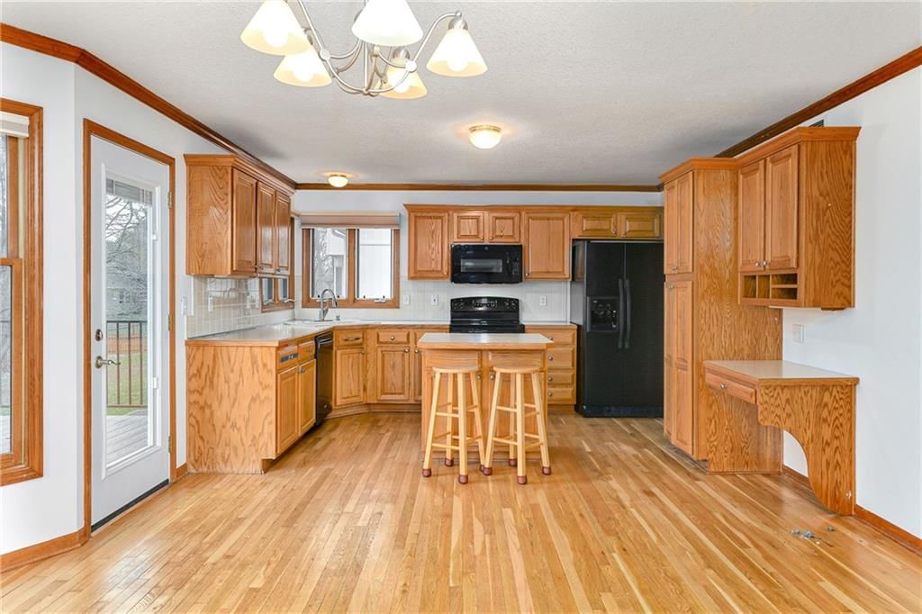 8008 N Chatham Avenue — photo 17