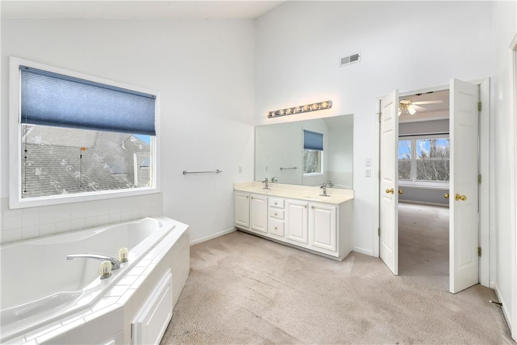 8008 N Chatham Avenue — photo 22