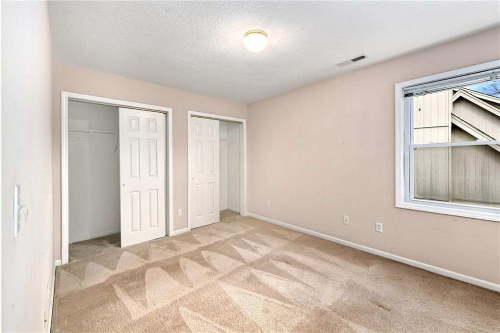 8008 N Chatham Avenue — photo 23