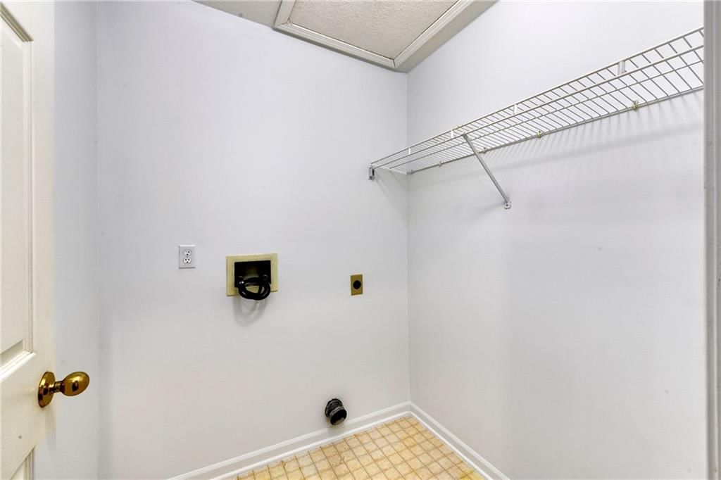 8008 N Chatham Avenue — photo 25