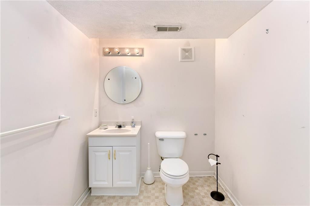 8008 N Chatham Avenue — photo 27