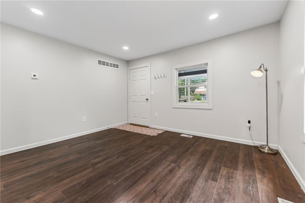 724 N Osage Street — photo 11