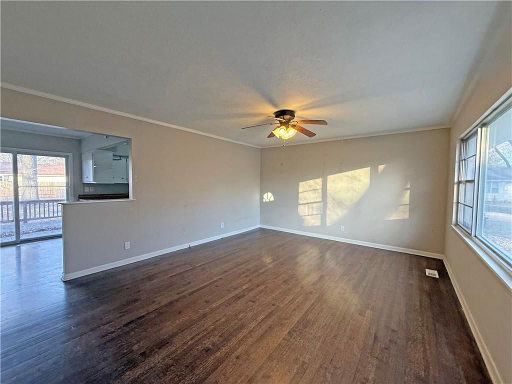 4516 E 112TH Terrace — photo 3
