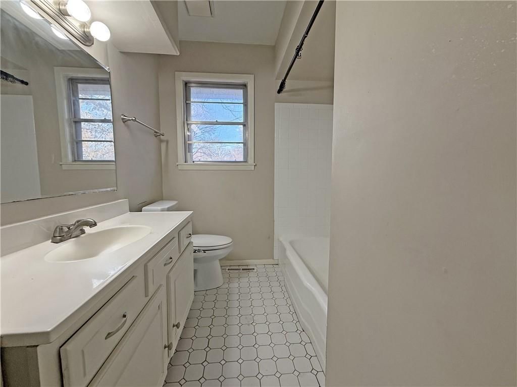 4516 E 112TH Terrace — photo 11